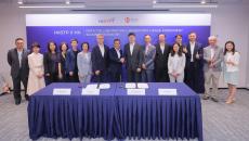 Representatives from both the Hospital Authority and Hong Kong Science and Technology Parks during the agreement signing for launching the HKSTP HA Data Collaboration Lab Representatives from both the Hospital Authority and Hong Kong Science and Technology Parks during the agreement signing for launching the HKSTP HA Data Collaboration Lab